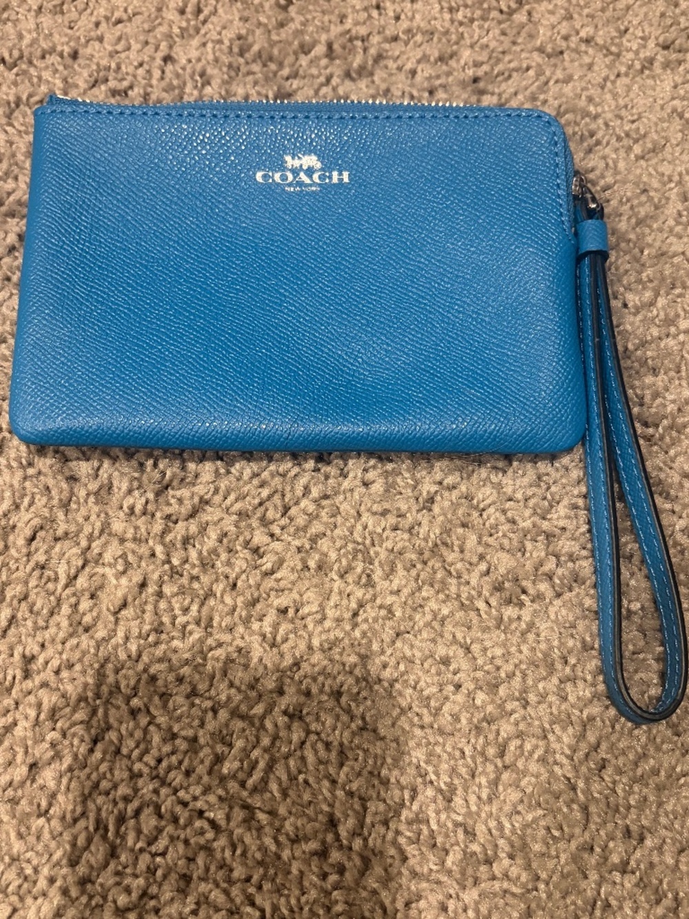 Coach Corner Zip Wristlet F58032 – Blue Crossgrain Leather
